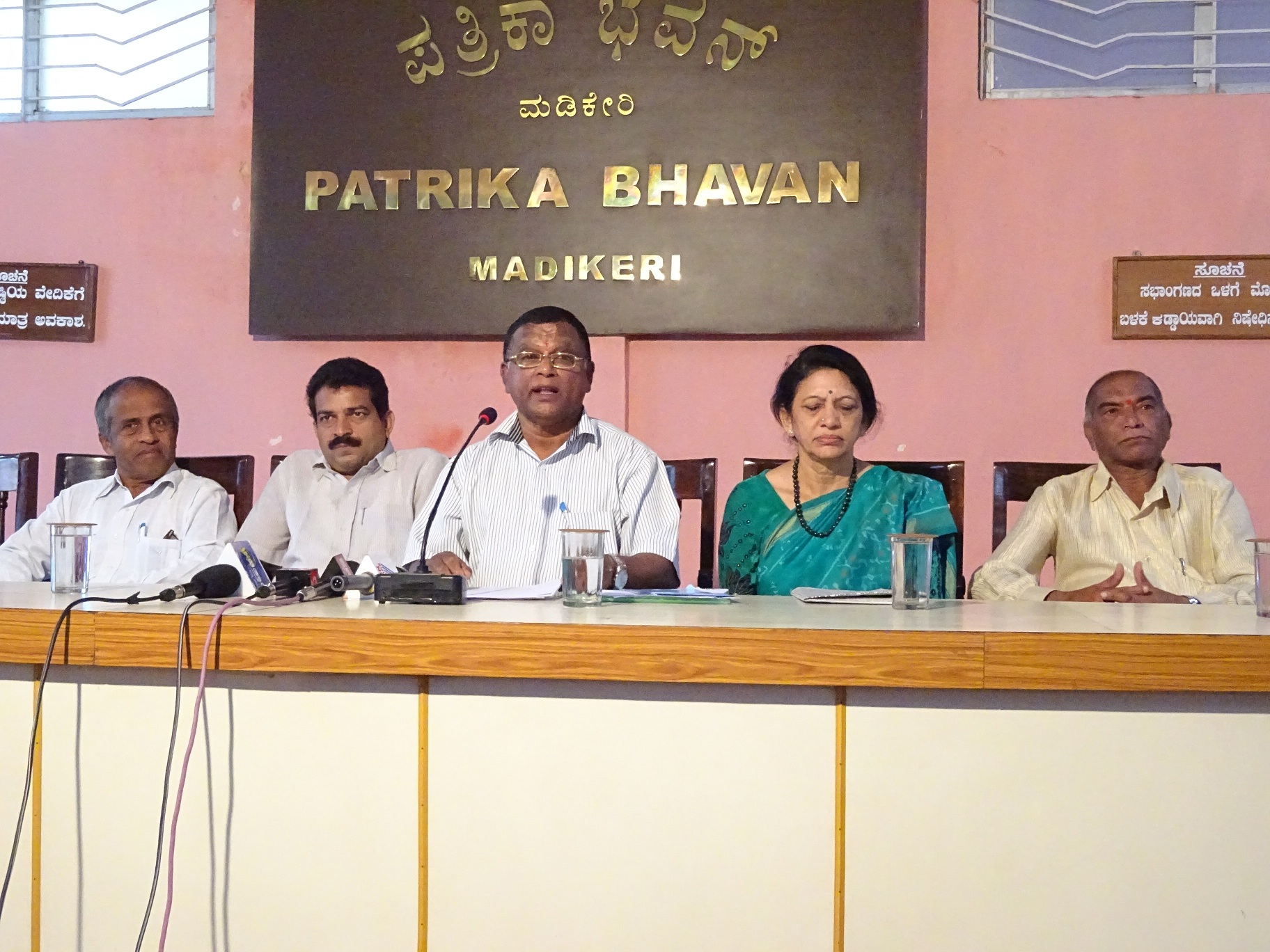 ‘ಸರಕಾರದ ನಿರ್ಧಾರಕ್ಕೆ ಜಿಲ್ಲಾ ಕಾಂಗ್ರೆಸ್ ಬದ್ಧ:  ಟಿ.ಪಿ. ರಮೇಶ್